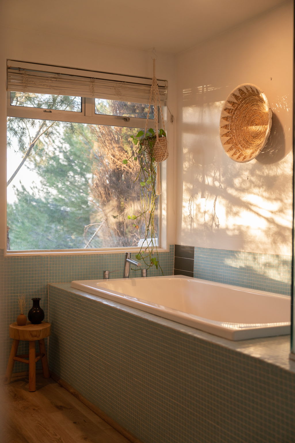 deLIGHTfull Mid Century in the Studio City "Donas"