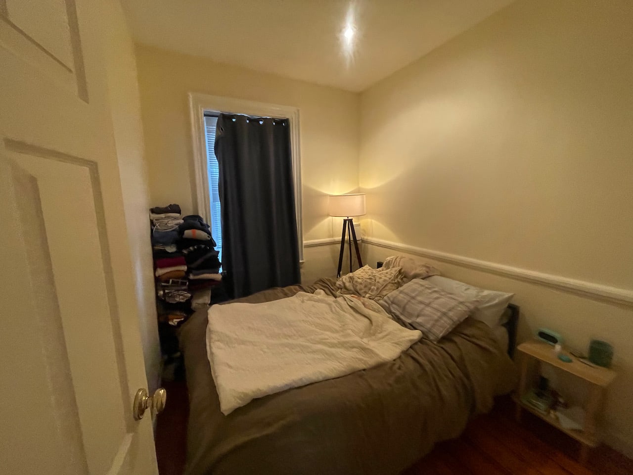 East Springfield Street - 1 Bed 1 Bath - Pets Negotiable - Heat/HW included! JUNE 1 - PARKING INCLUDED! 