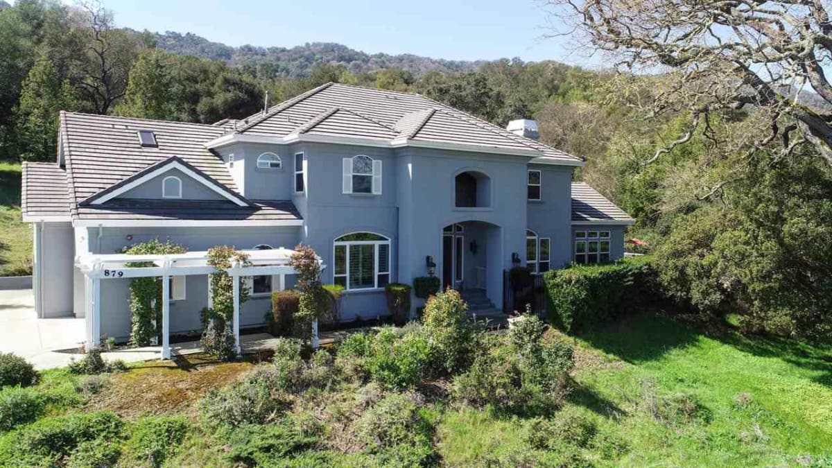879 Oak Manor Way
