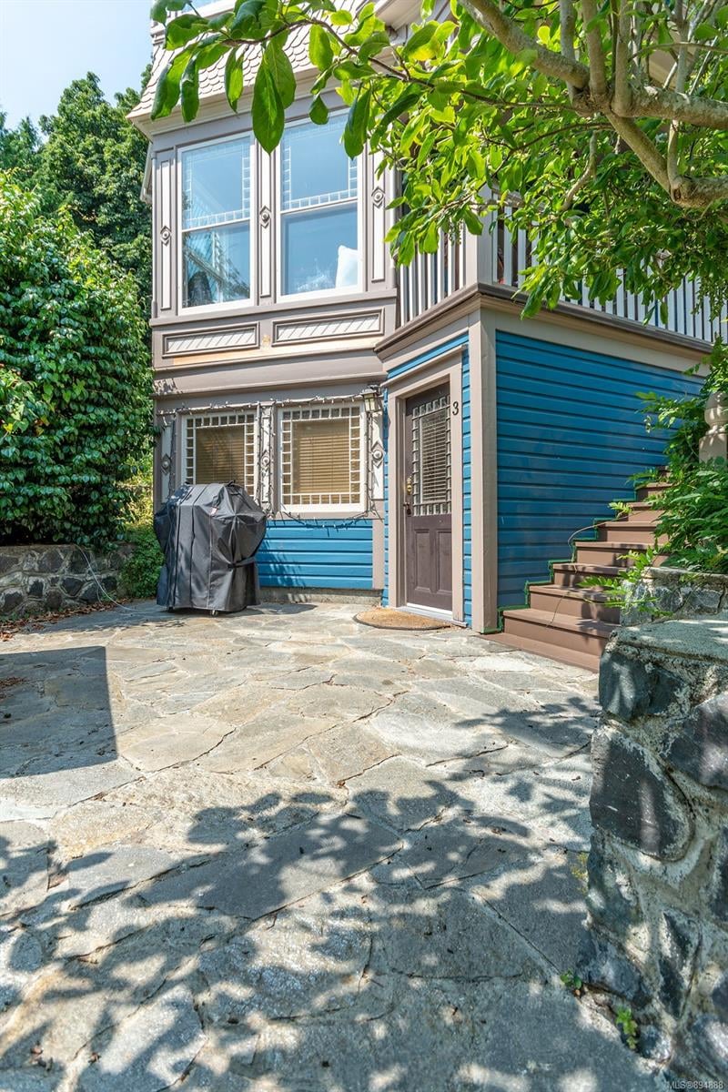 1140 Arthur Currie Lane