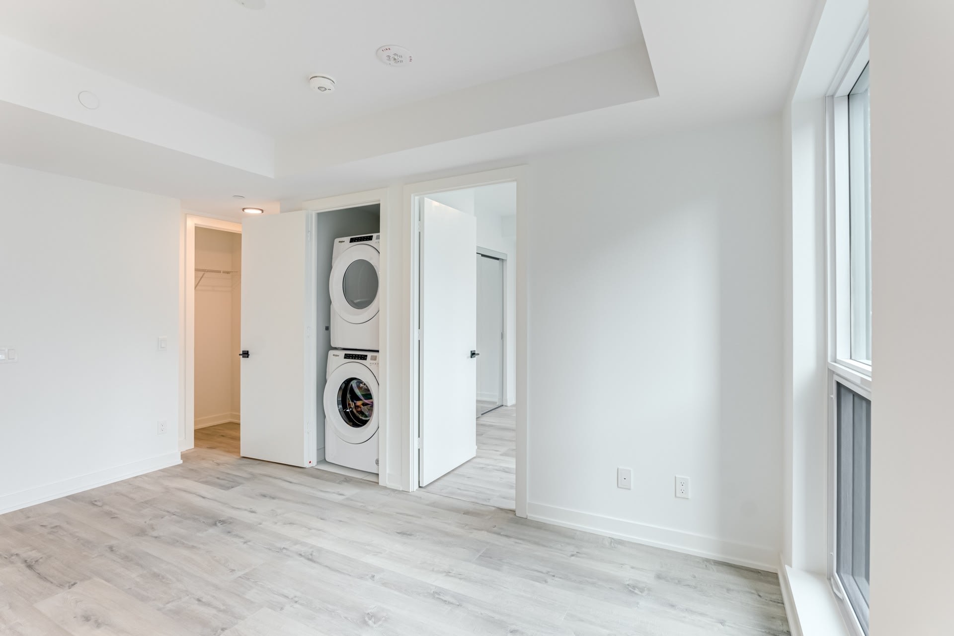 327 King St W Unit: 1101