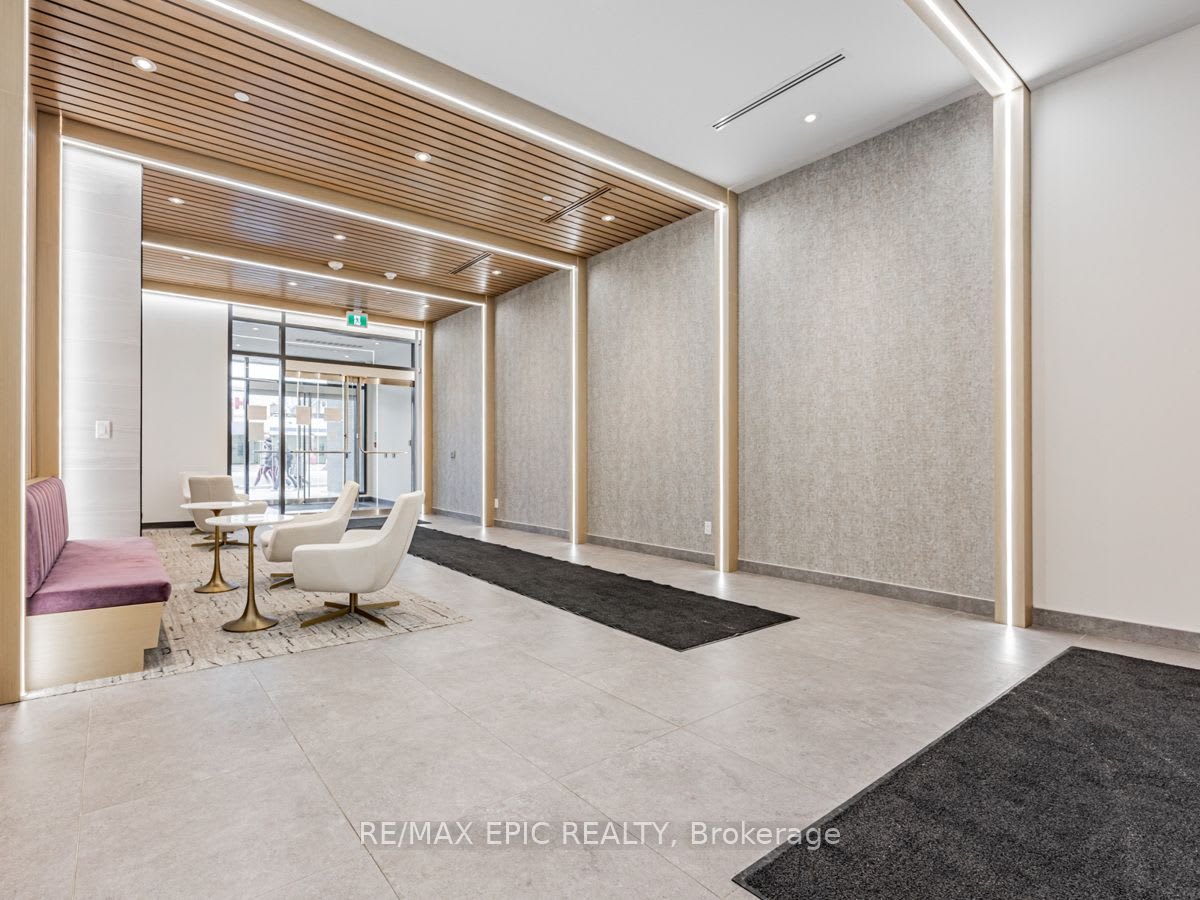 2369 Danforth Ave 317