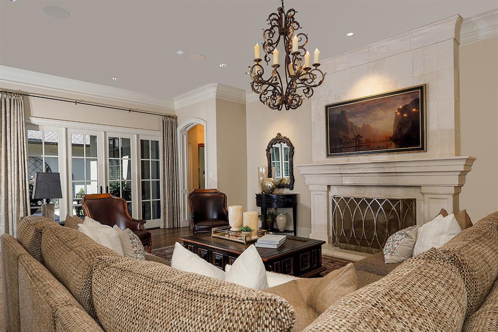 2604 Majesty Row