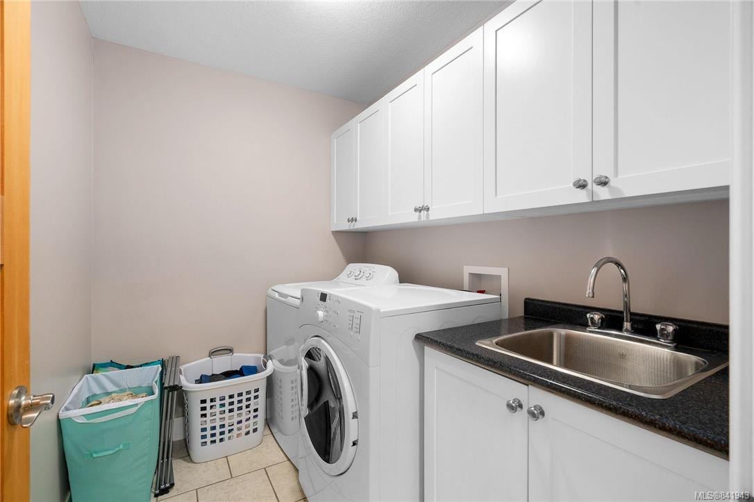 2346 Rozon Rd, Mill Bay