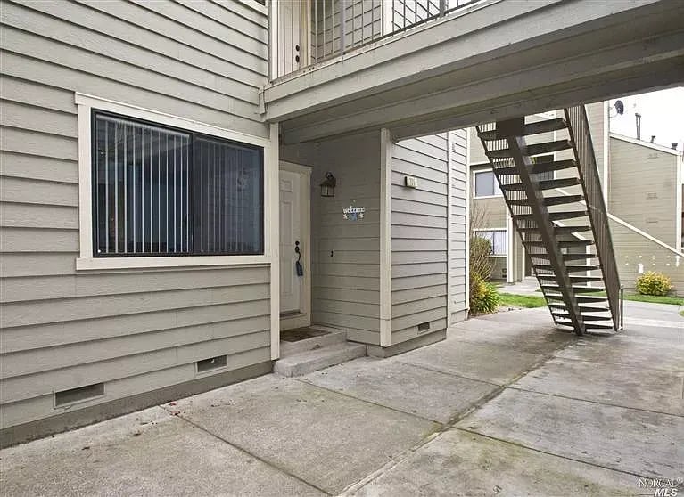 205 Enterprise Dr