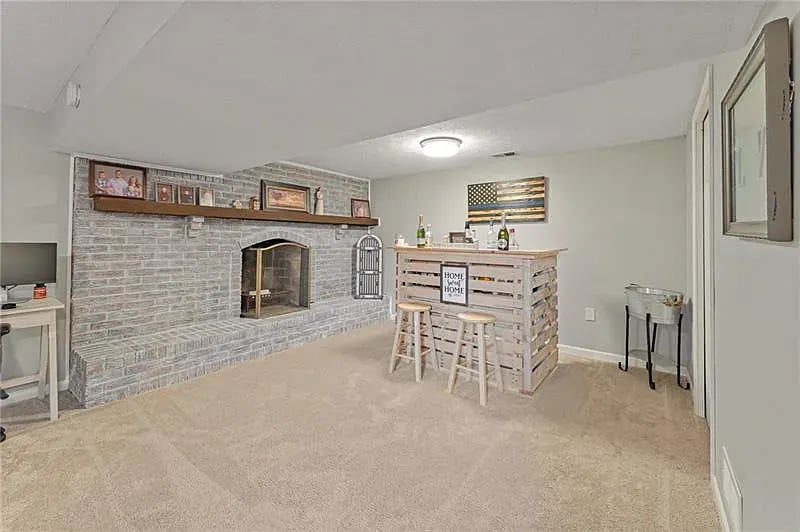 3142 Haberlein Rd