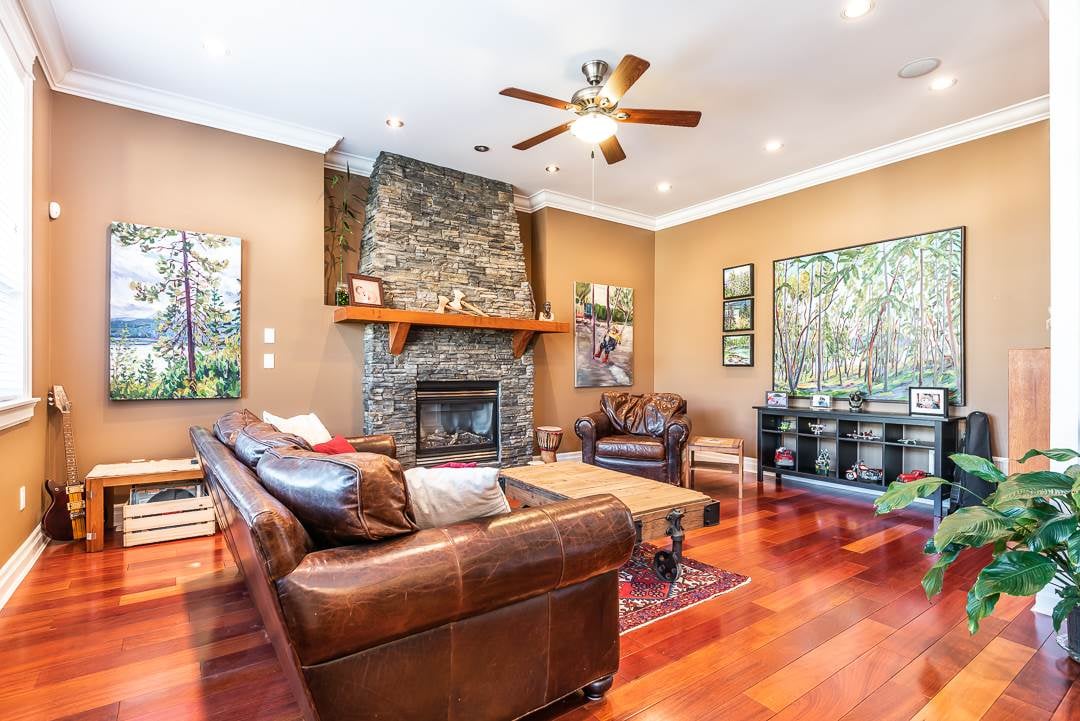 1069 Jay Cres