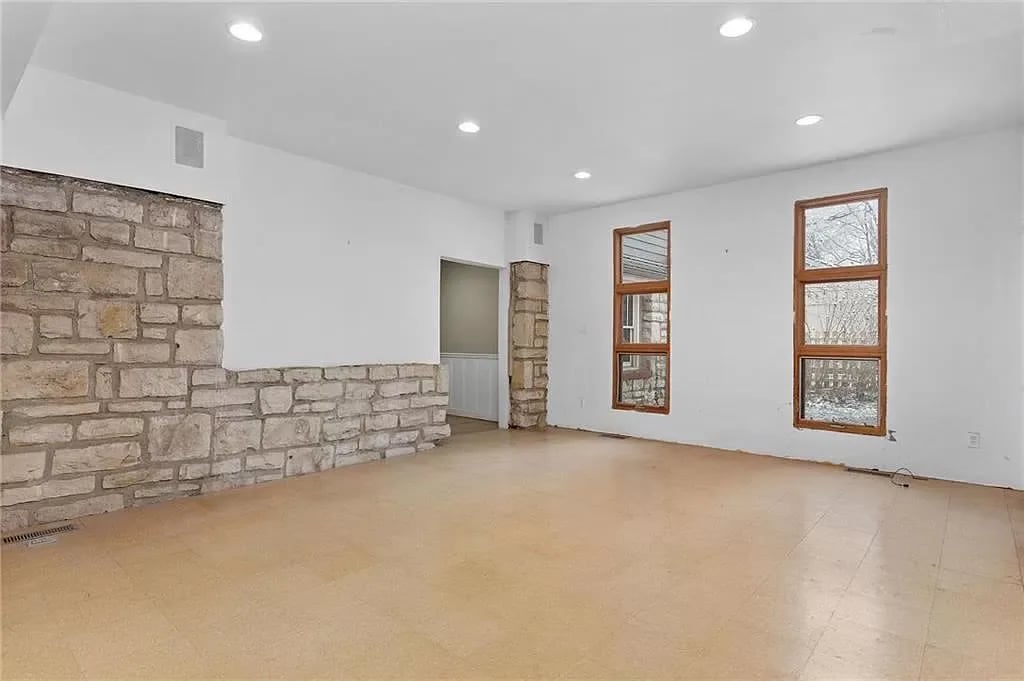 2812 W. 90th Street