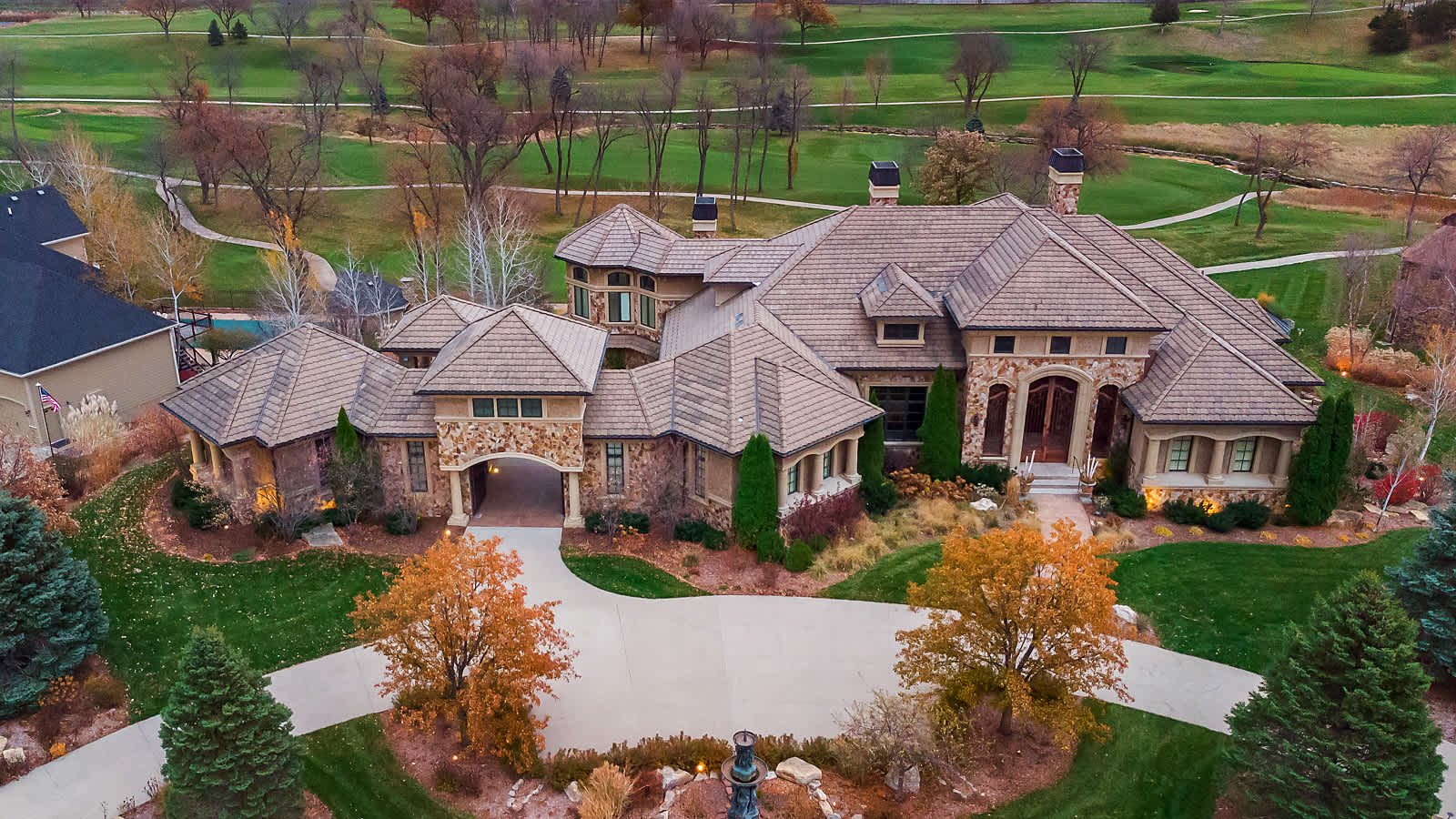 2505 NE Bellagio Court