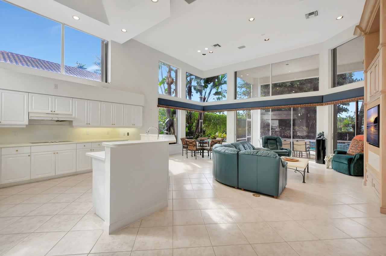 3564 NW Clubside Cir