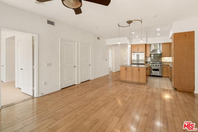 4050 Glencoe Ave # 318