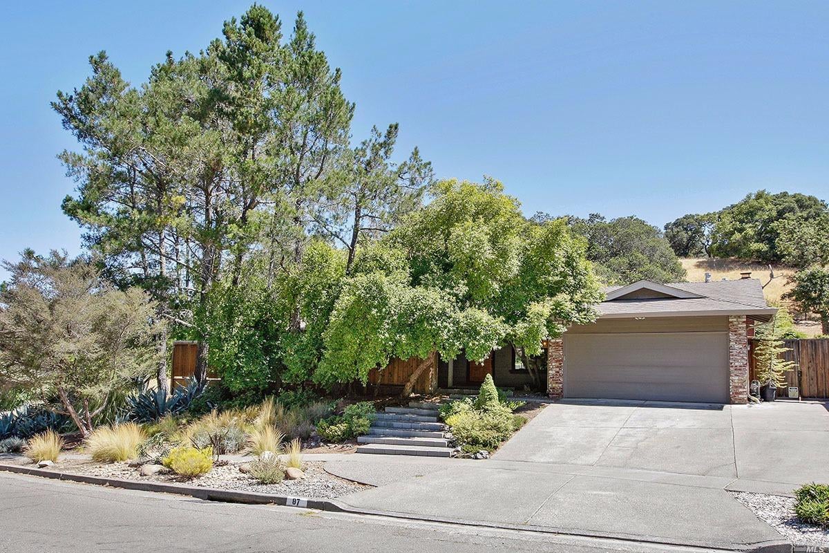 87 Santa Maria Dr