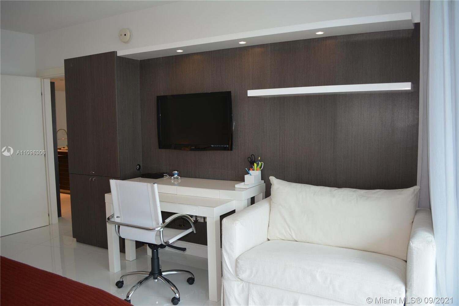 200 Biscayne Blvd Way, #3308  
