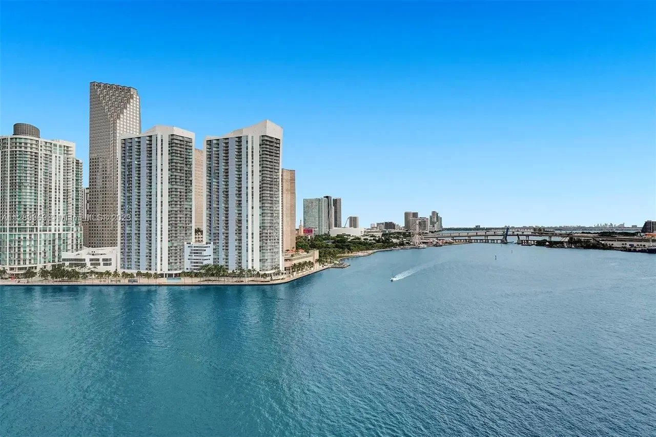 848 Brickell Key Dr Unit 1602