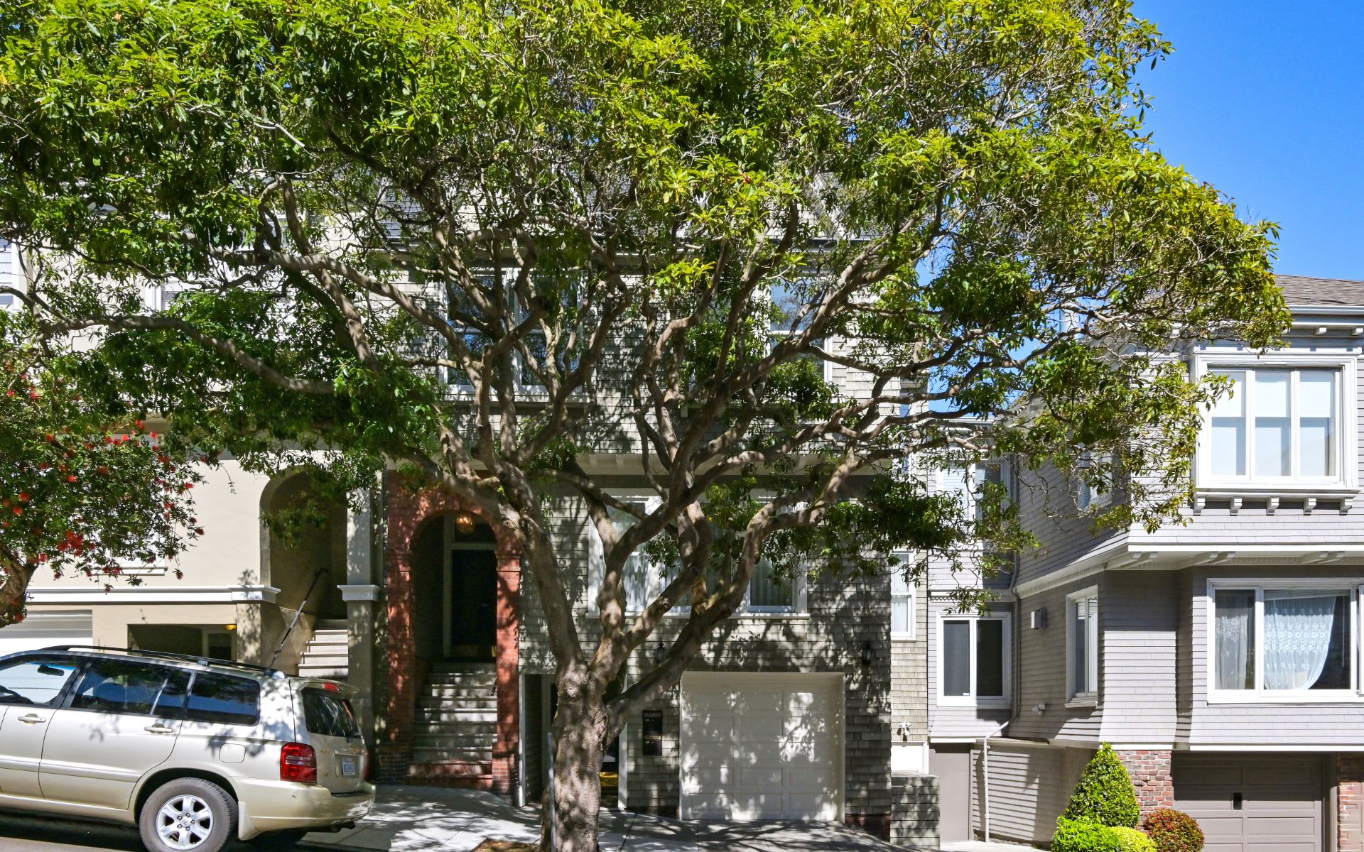 320 Maple St