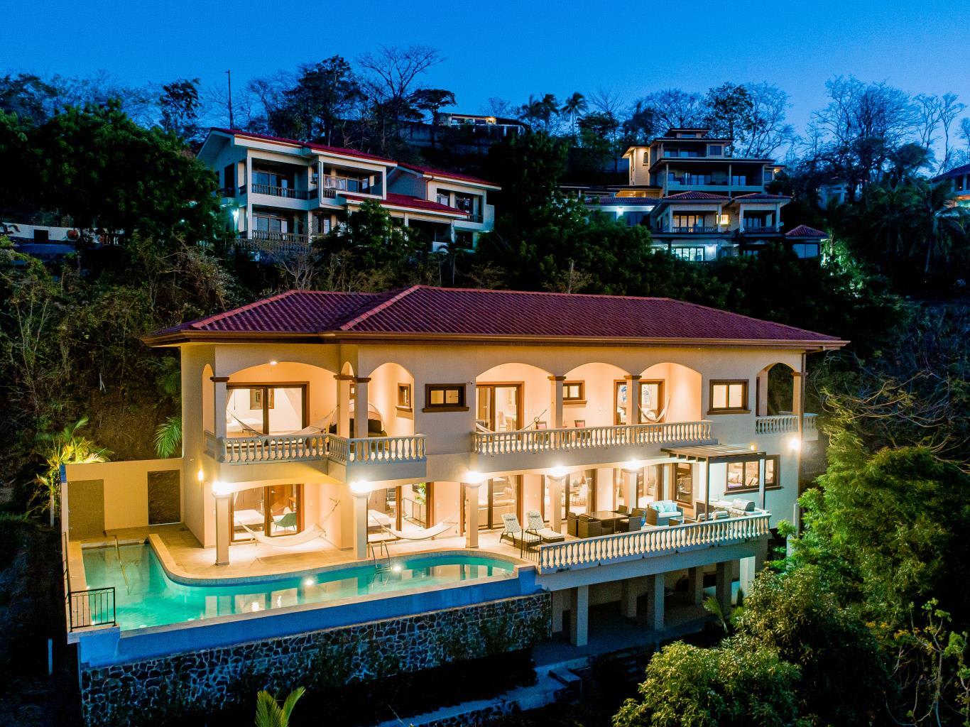Luxury 6 BR Villa in Flamingo, Incredible Views | Starting At $1,350.00 Daily