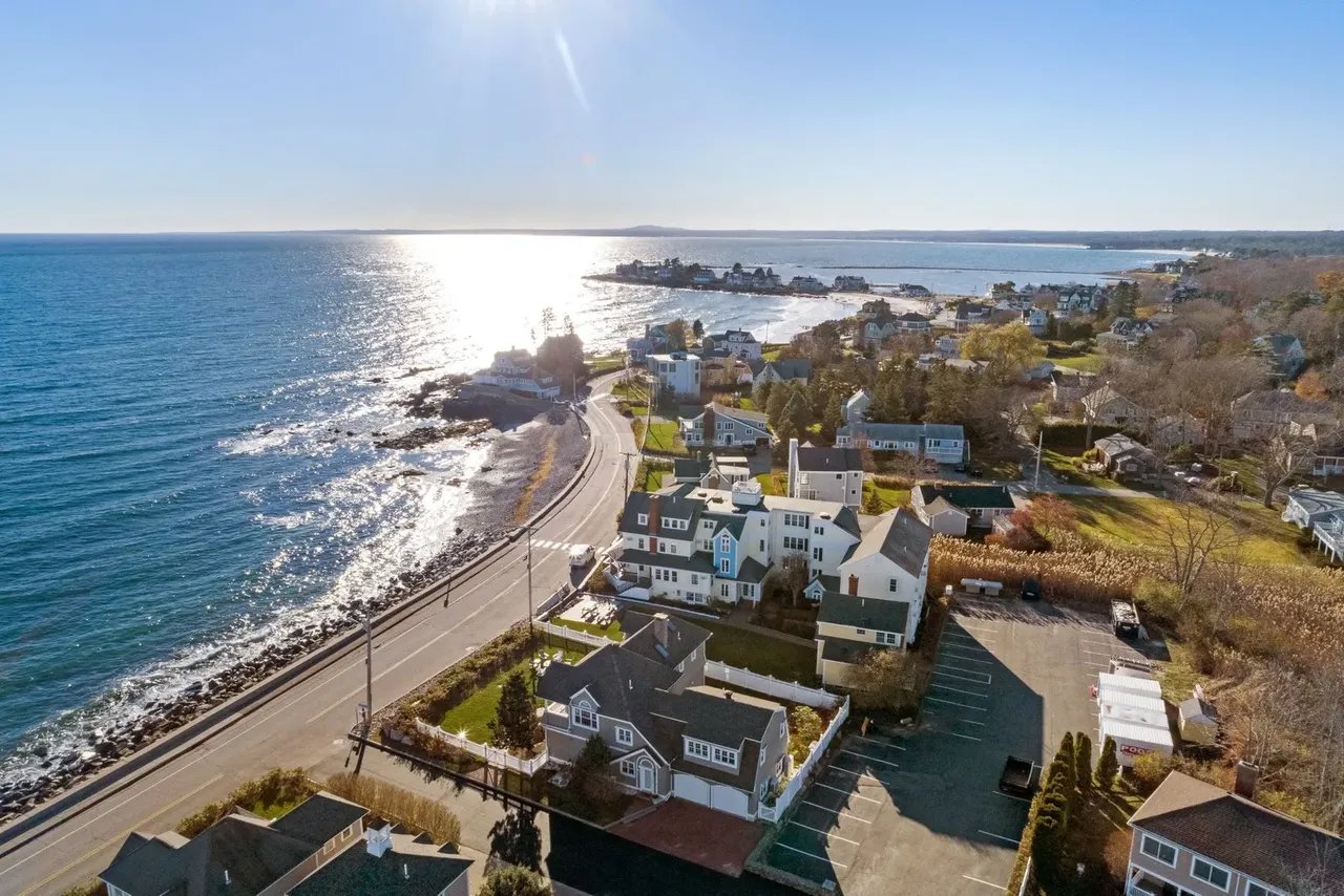 Stunning Oceanfront Rental Near Mother’s Beach, Kennebunk