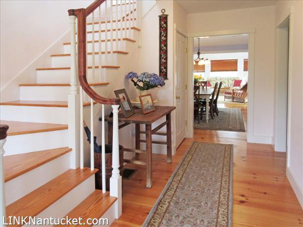 West of Town - 2 Hiawasse Ln