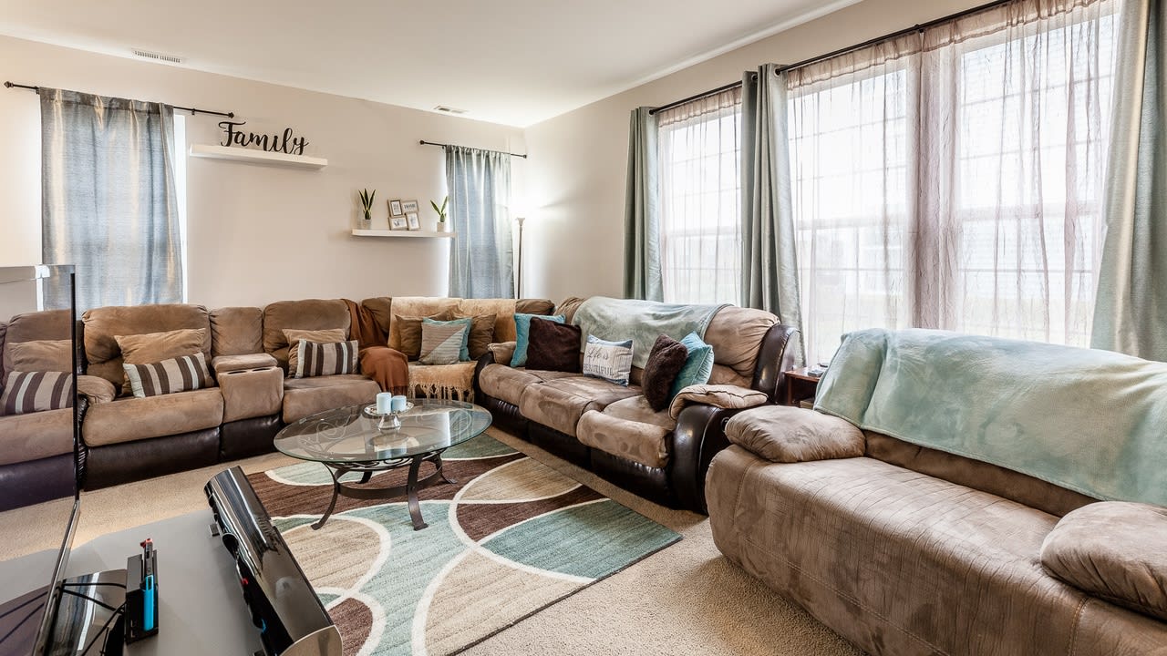 5011 Montauk Dr