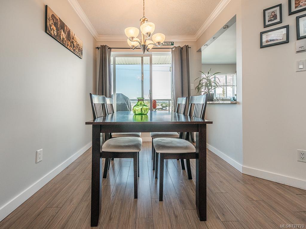 206-649 Bay St