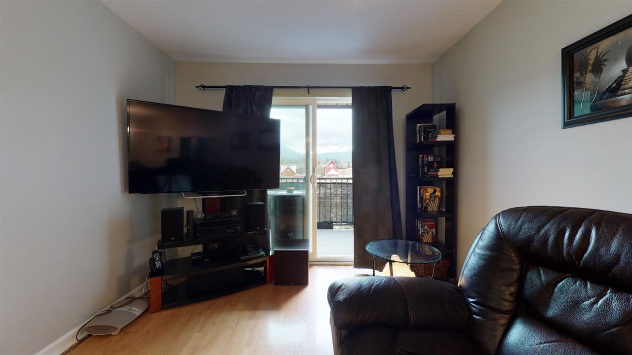 E304-40180 Willow Cres