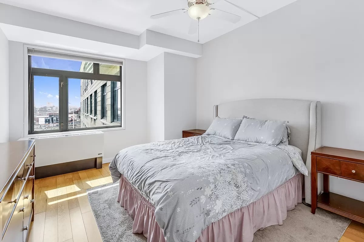 11-02 49th Ave, #10M