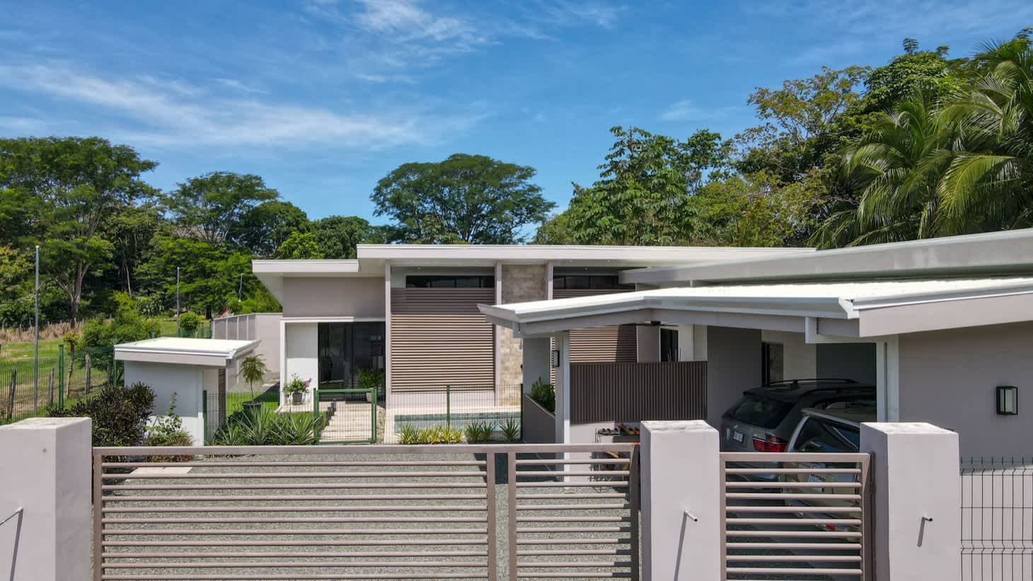 Luxurious Modern House in Central Uvita: Your Gateway to the Costa Rican Lifestyle