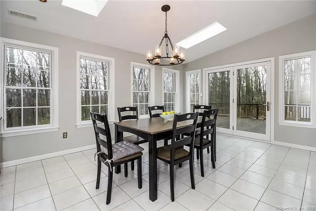 127 Highridge Rd