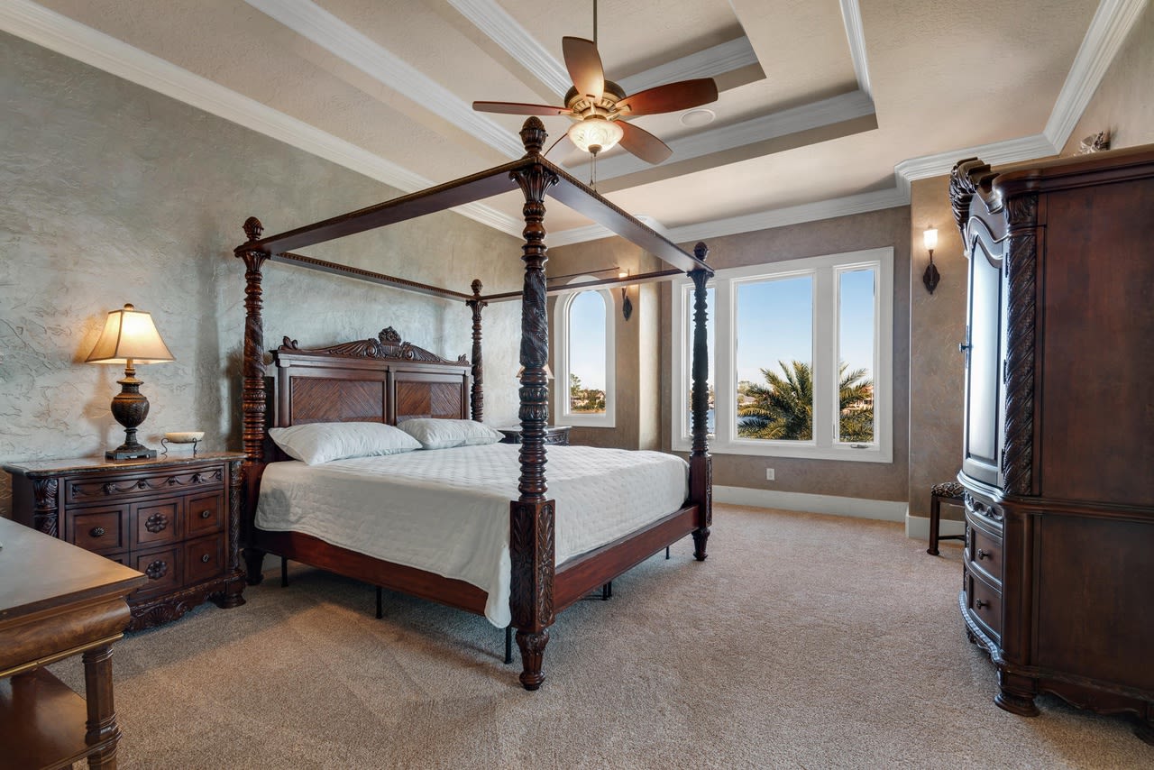 5236 Finisterre Drive