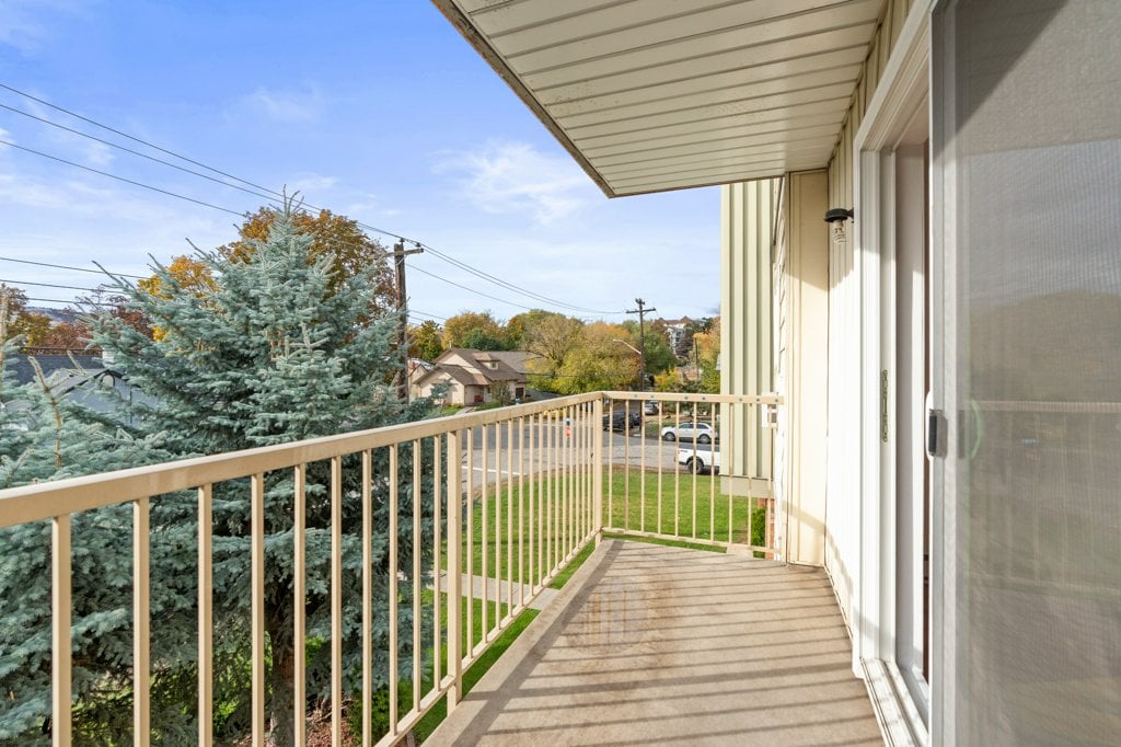 318-3304 35 Ave
