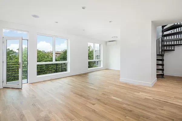 27 Van Buren Street Unit: 4R