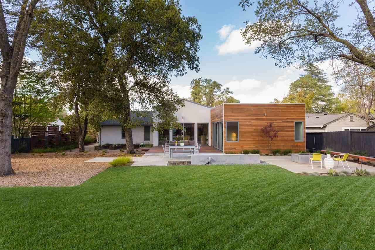 107 ROBERTA AVE