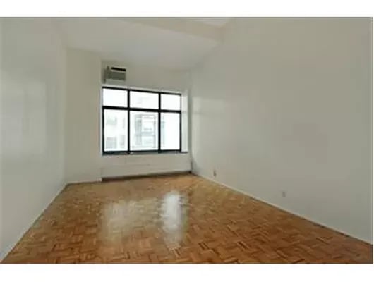 372 Fifth Avenue Unit: 8J