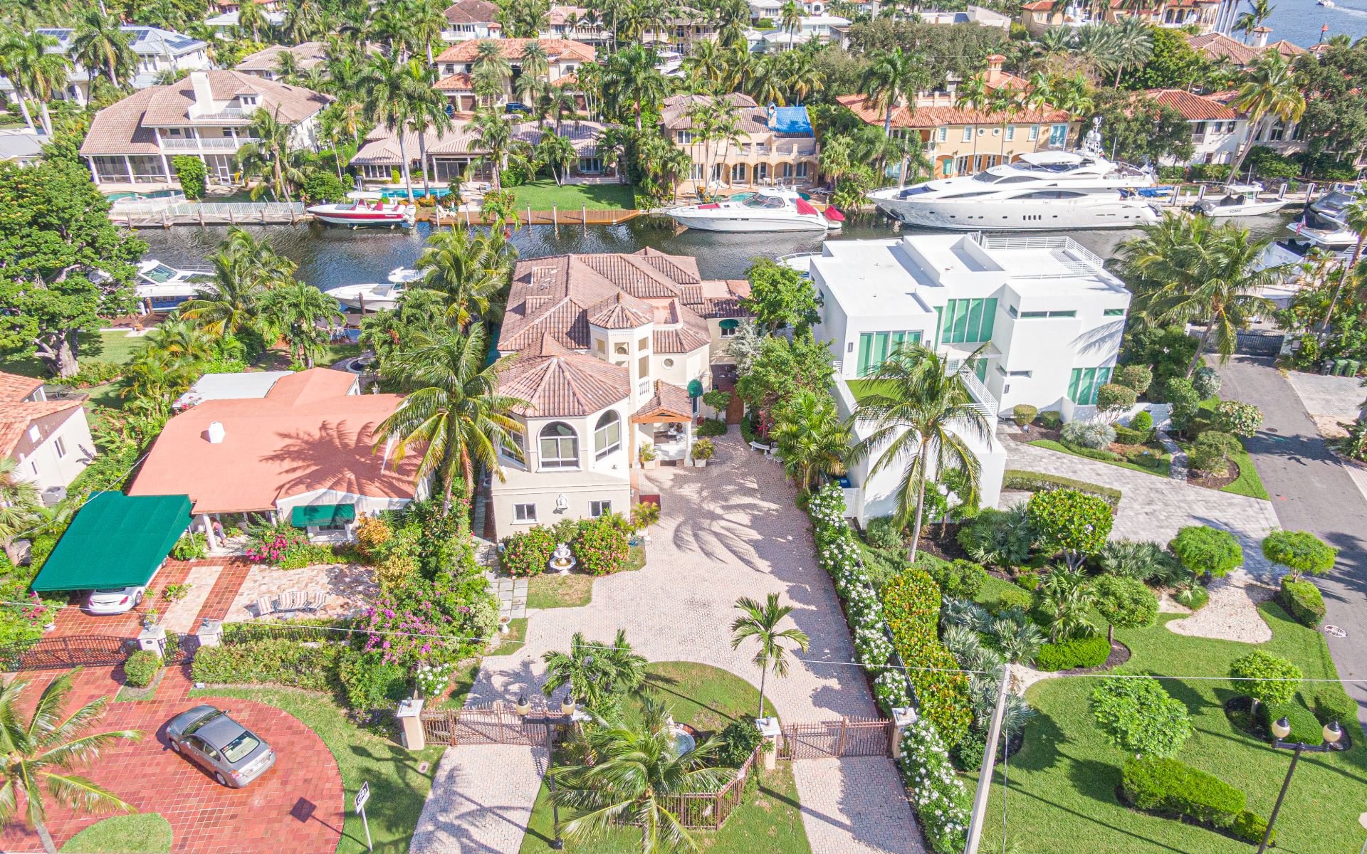 2615 E Las Olas Blvd