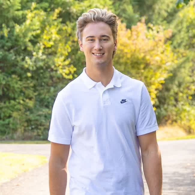 Brett Voss Bend, OR Real Estate Agent Headshot