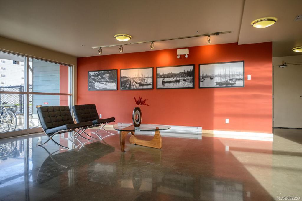 102-787 Tyee Rd