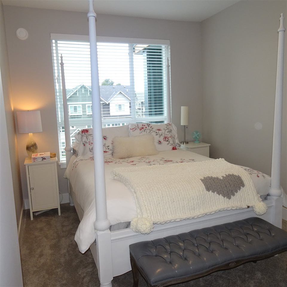 312-4690 Hawk Ln