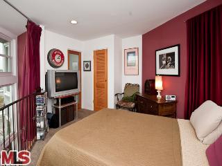 33 Privateer St, #4