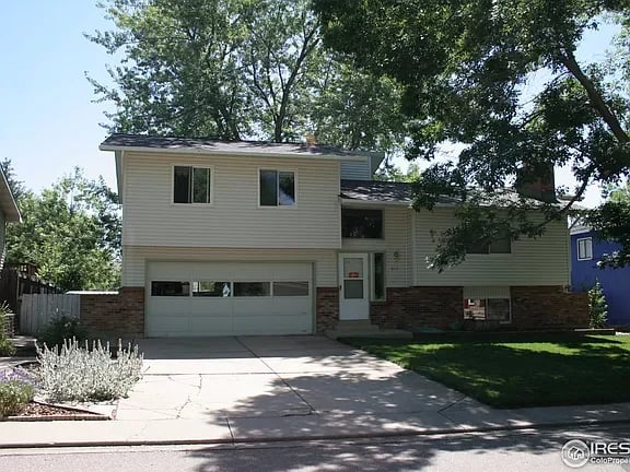 810 Sparta Dr
