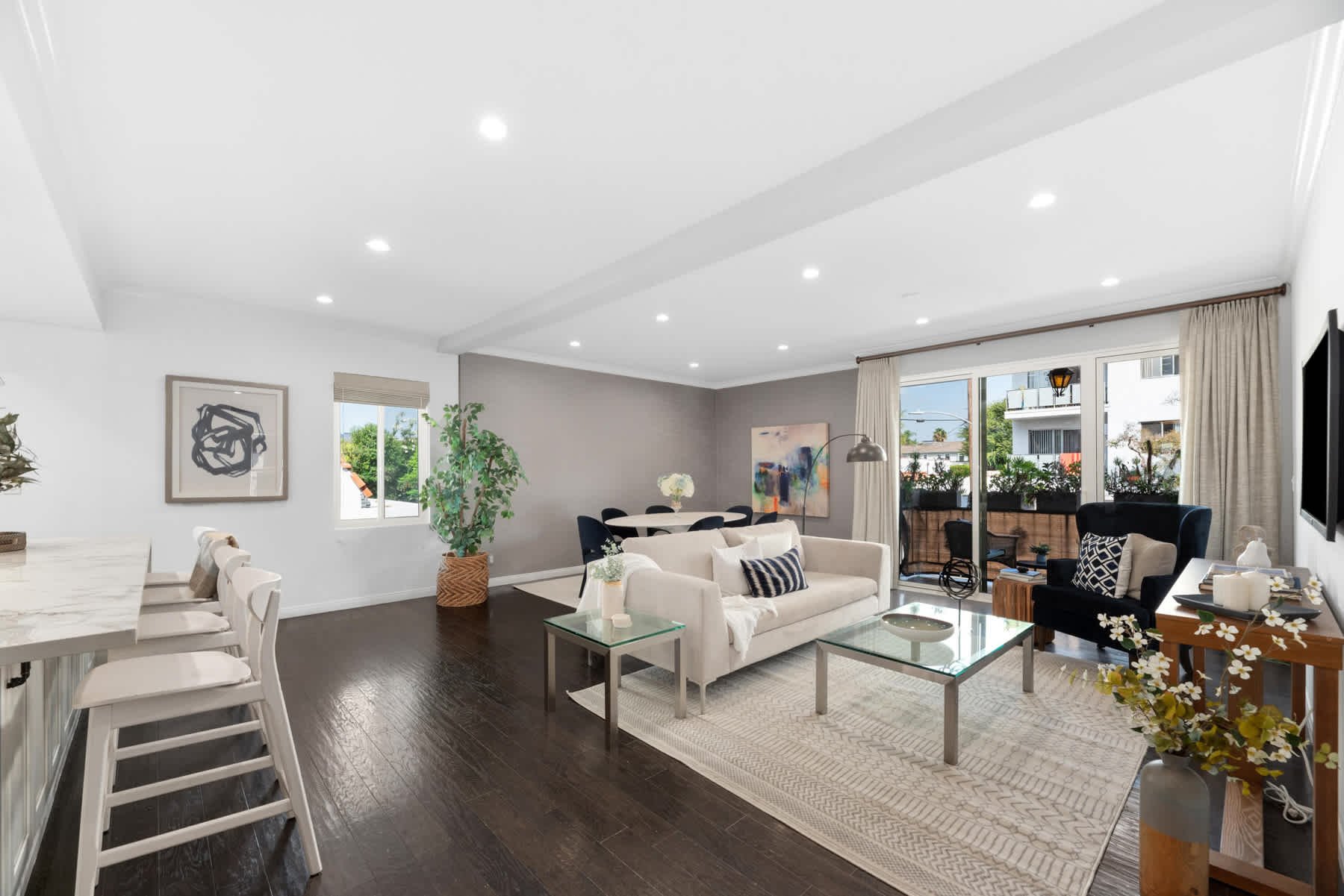 1101 Rexford Dr #103, Pico-Robertson