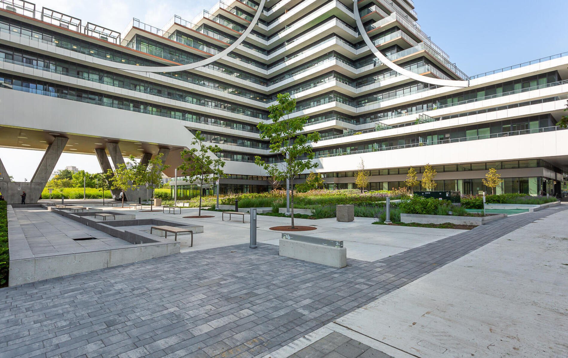 30 Shore Breeze Dr Unit: 819