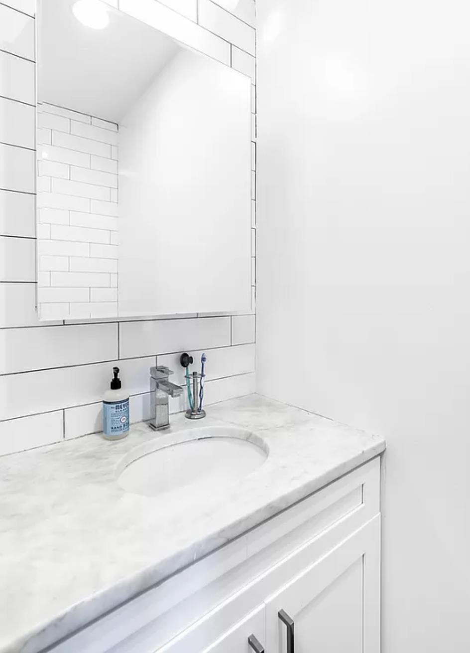 47.5 East 7th Street, Apt D1