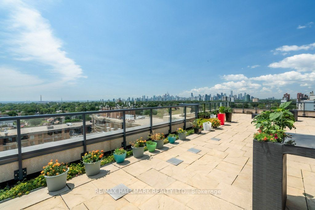 YORKVILLE LUXURY PENTHOUSE 