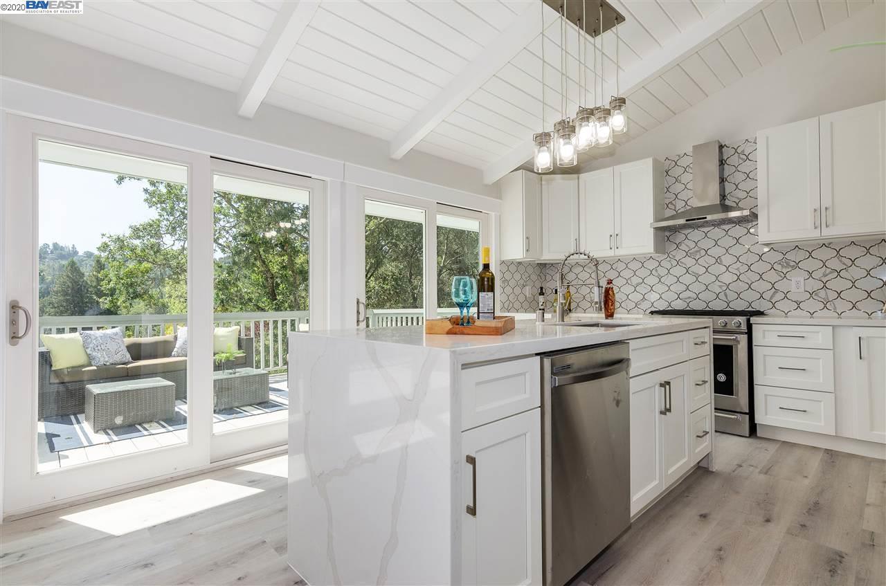6 Saint James Ct, Orinda 