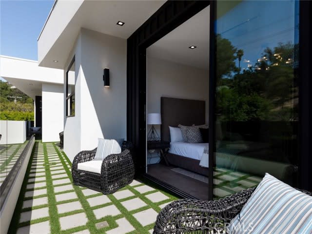 Crescent Villa