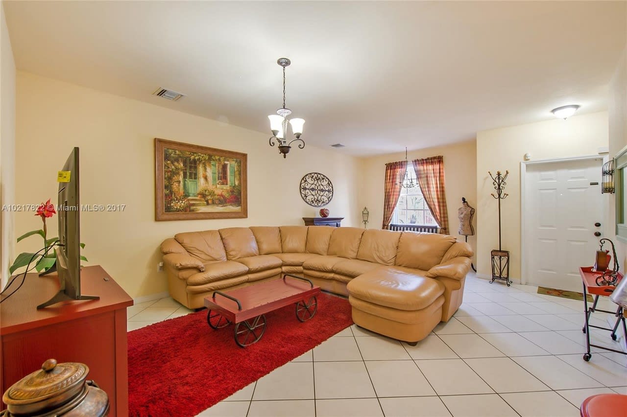 60 SE 6th Rd #60