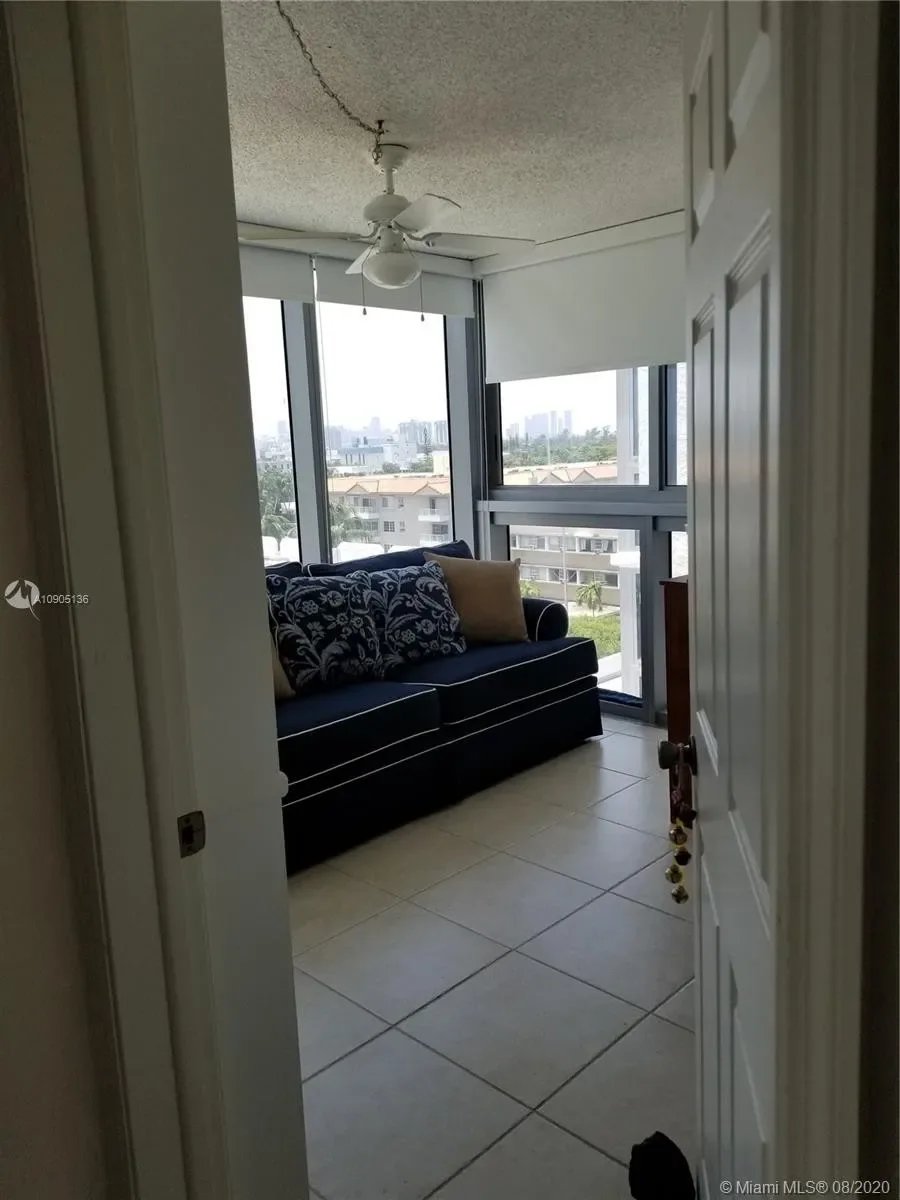 2655 Collins Ave APT 806