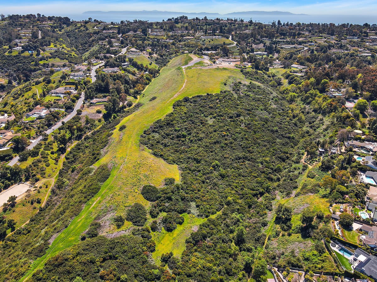 Storm Hill, Rolling Hills