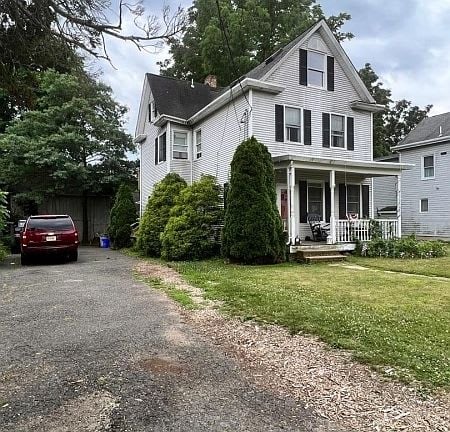 114 Maple Ave