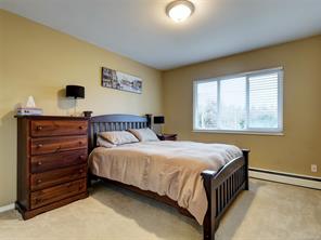 382 Burnside Rd